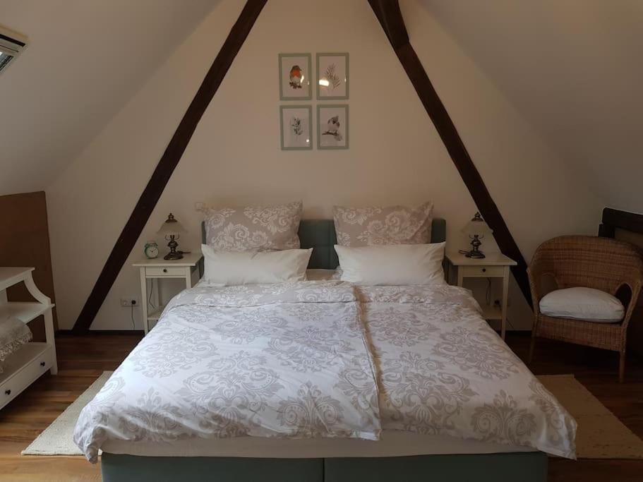 Romantisches Rosencottage Hofheim in Unterfranken Экстерьер фото