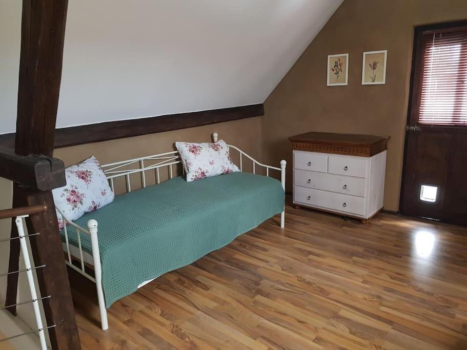 Romantisches Rosencottage Hofheim in Unterfranken Экстерьер фото